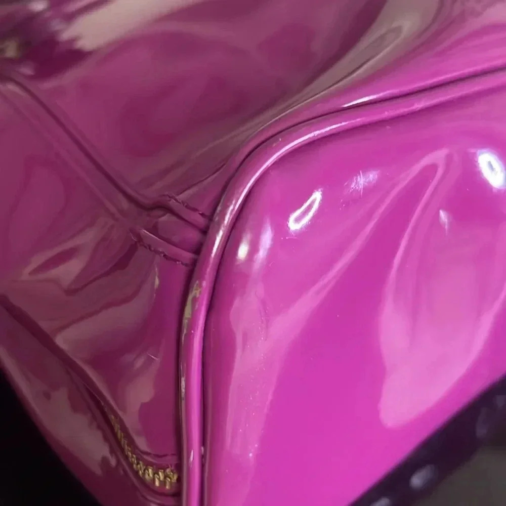Ted Baker bag in beautiful purple. floral lining with snap closure - Picture 12 of 12